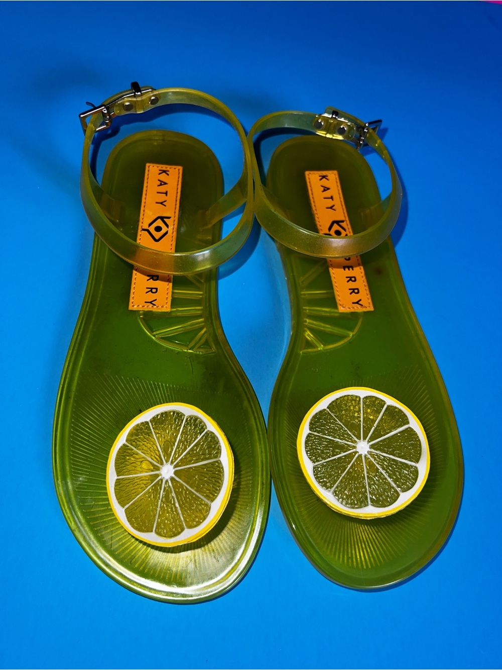 Katy Perry The Geli sandals in yellow Lemon Charm on toe strap